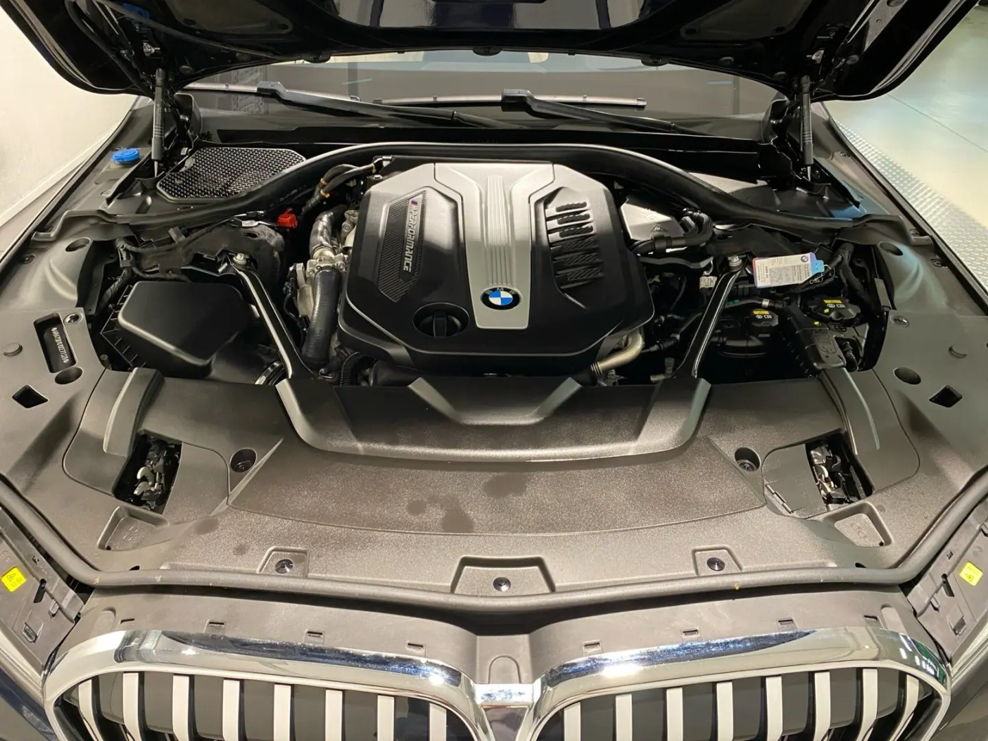 750d xDrive Limousine M Sport Standheizung AHK