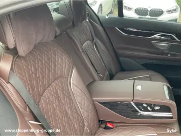 730d xDrive Limousine Head-Up+AHK+StHz+Navi+ACC