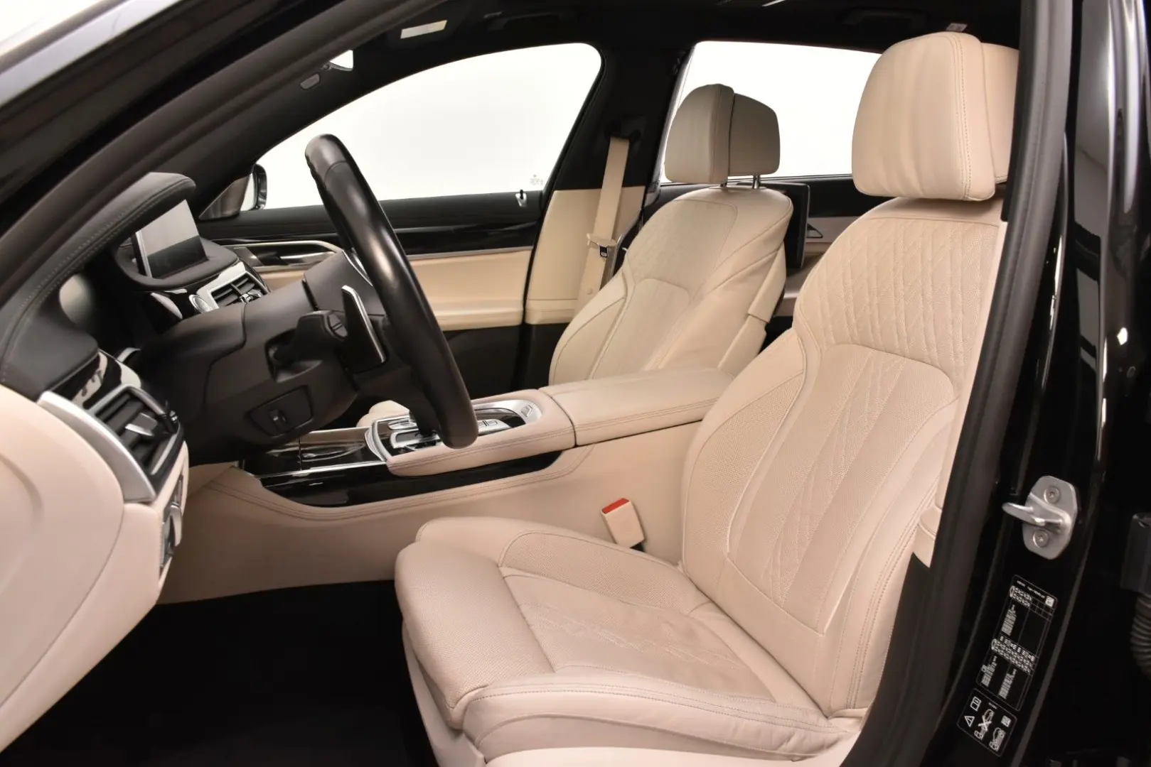 750Li xDrive - VOLL!!! B&W/LASER/AHK/TABLET/HUD