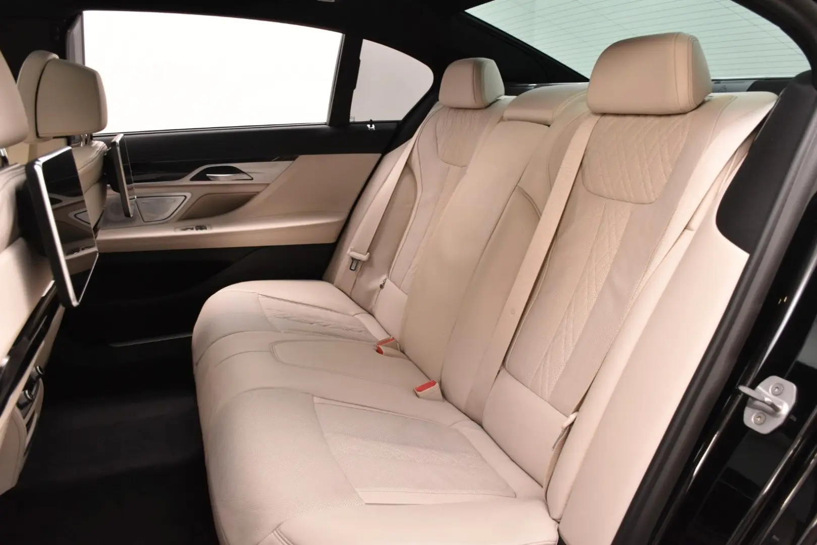 750Li xDrive - VOLL!!! B&W/LASER/AHK/TABLET/HUD
