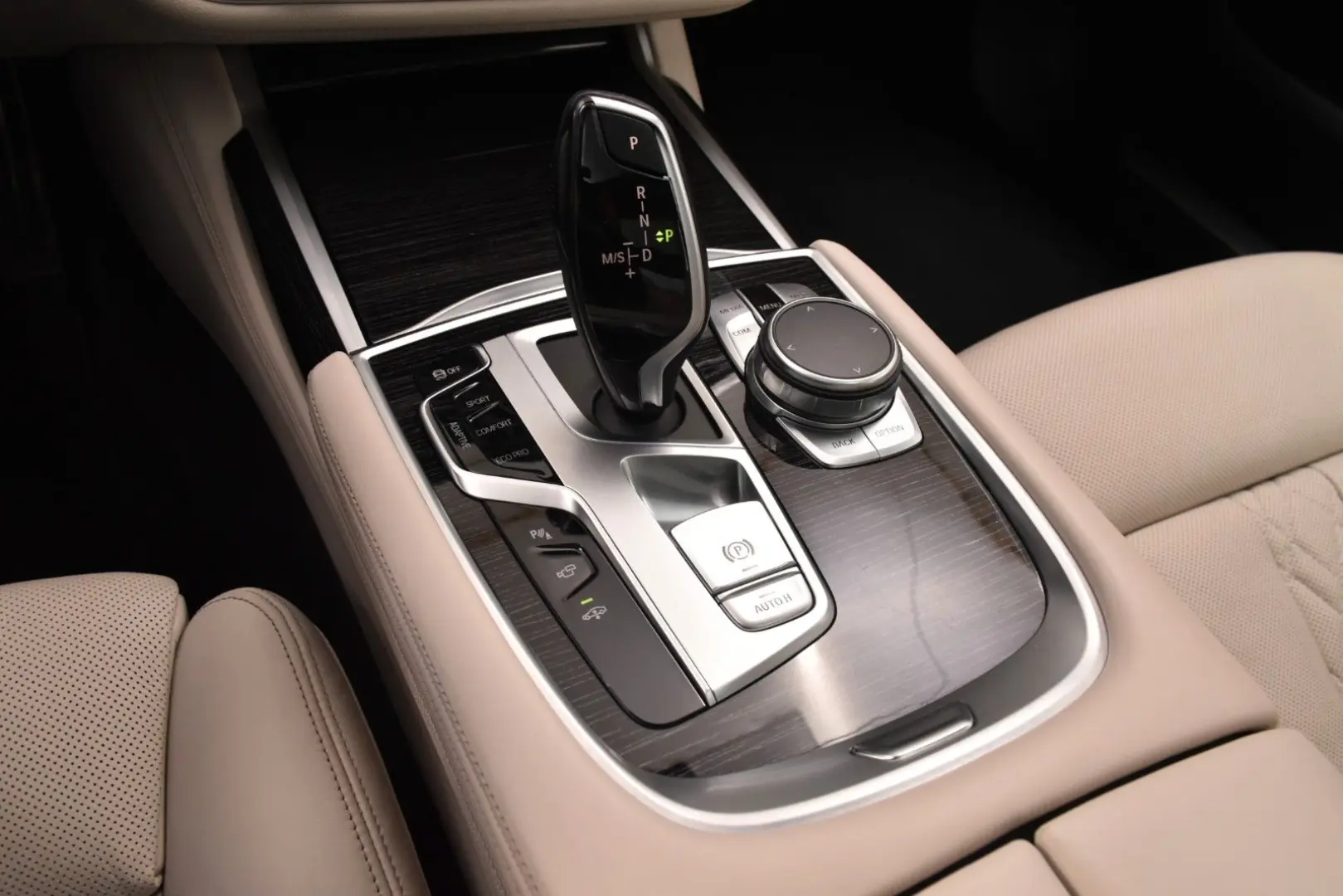 750Li xDrive - VOLL!!! B&W/LASER/AHK/TABLET/HUD