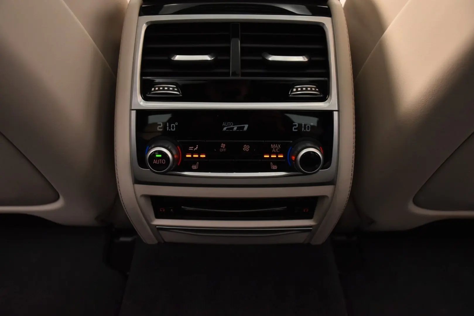 750Li xDrive - VOLL!!! B&W/LASER/AHK/TABLET/HUD