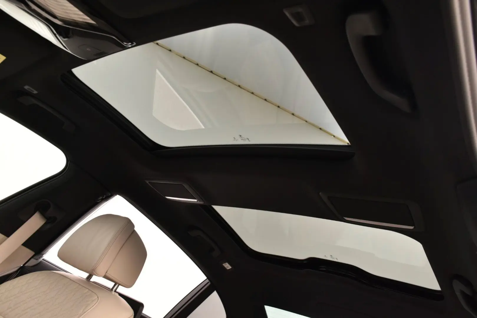 750Li xDrive - VOLL!!! B&W/LASER/AHK/TABLET/HUD