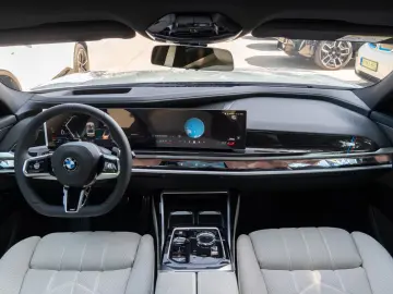 BMW 740 d xDrive M SPORT.SKY.LOUNGE.MASSAGE