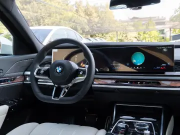 BMW 740 d xDrive M SPORT.SKY.LOUNGE.MASSAGE