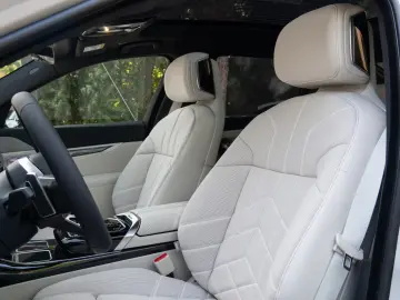 BMW 740 d xDrive M SPORT.SKY.LOUNGE.MASSAGE
