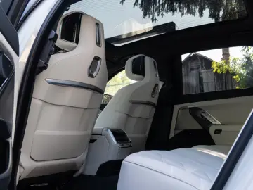 BMW 740 d xDrive M SPORT.SKY.LOUNGE.MASSAGE