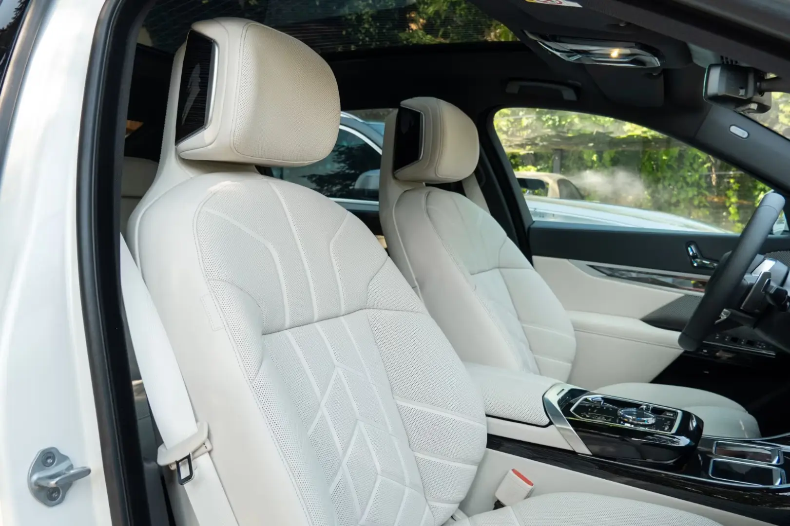 BMW 740 d xDrive M SPORT.SKY.LOUNGE.MASSAGE