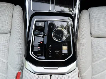 BMW 740 d xDrive M SPORT.SKY.LOUNGE.MASSAGE