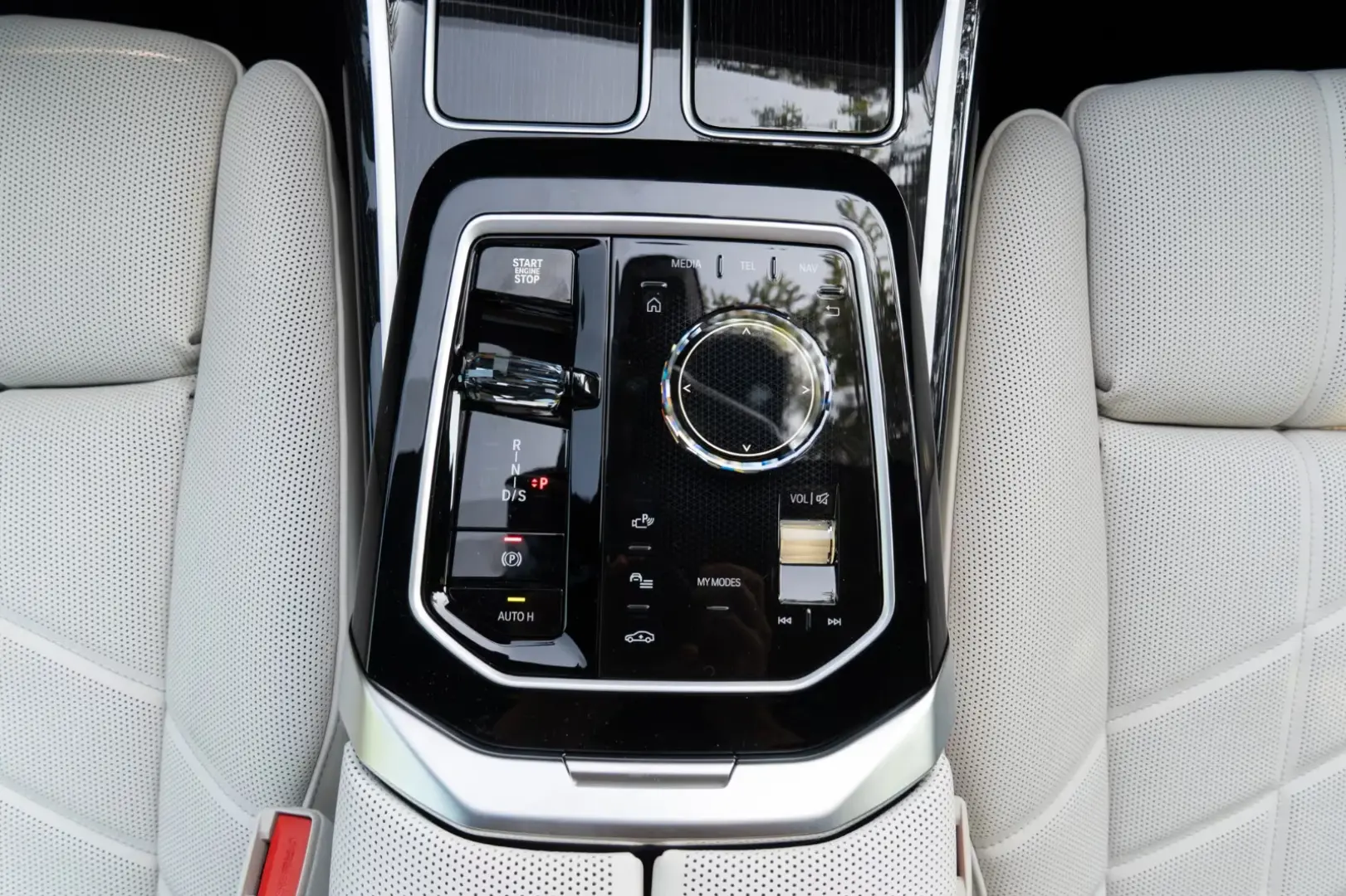 BMW 740 d xDrive M SPORT.SKY.LOUNGE.MASSAGE