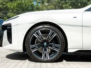 BMW 740 d xDrive M SPORT.SKY.LOUNGE.MASSAGE