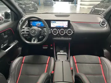 GLA 45 AMG S 4M+ DISTRONIC-AHK-PER.SITZ-PANORAMA