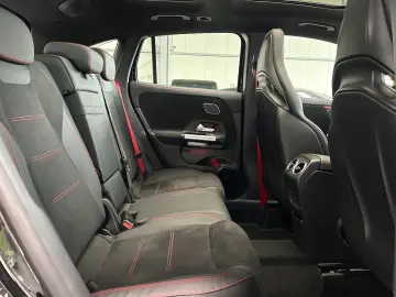 GLA 45 AMG S 4M+ DISTRONIC-AHK-PER.SITZ-PANORAMA