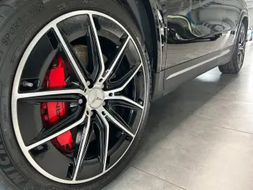 GLA 45 AMG S 4M+ DISTRONIC-AHK-PER.SITZ-PANORAMA