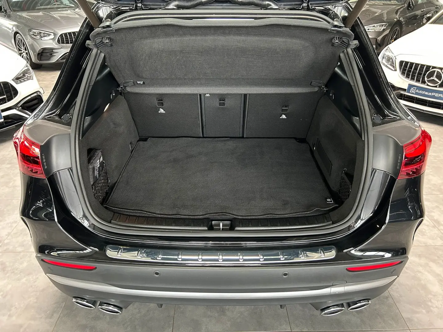 GLA 45 AMG S 4M+ DISTRONIC-AHK-PER.SITZ-PANORAMA