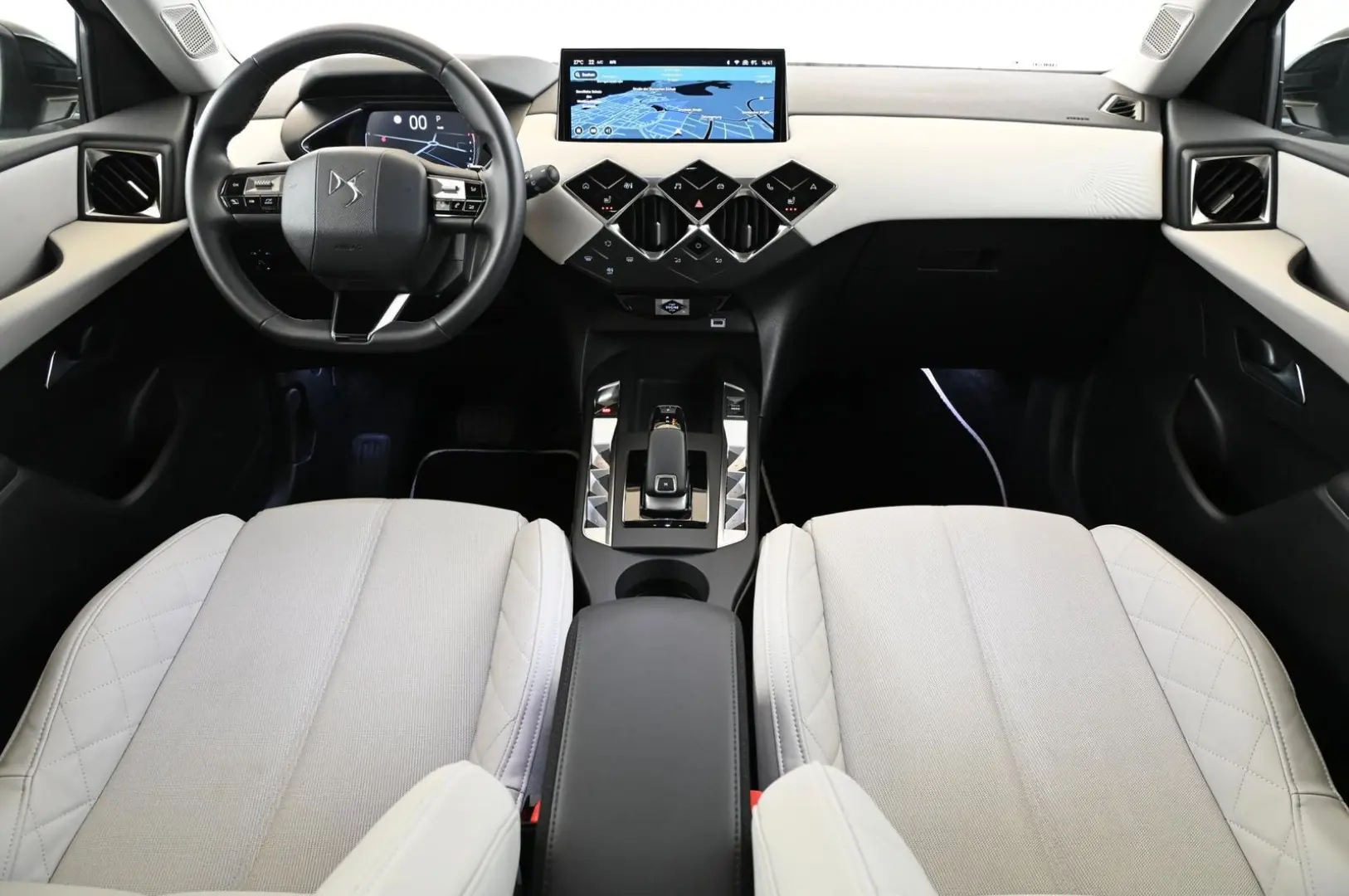 DS3 1.2 PT EAT8 Esprit de Voyage NEW 38.000 EUR