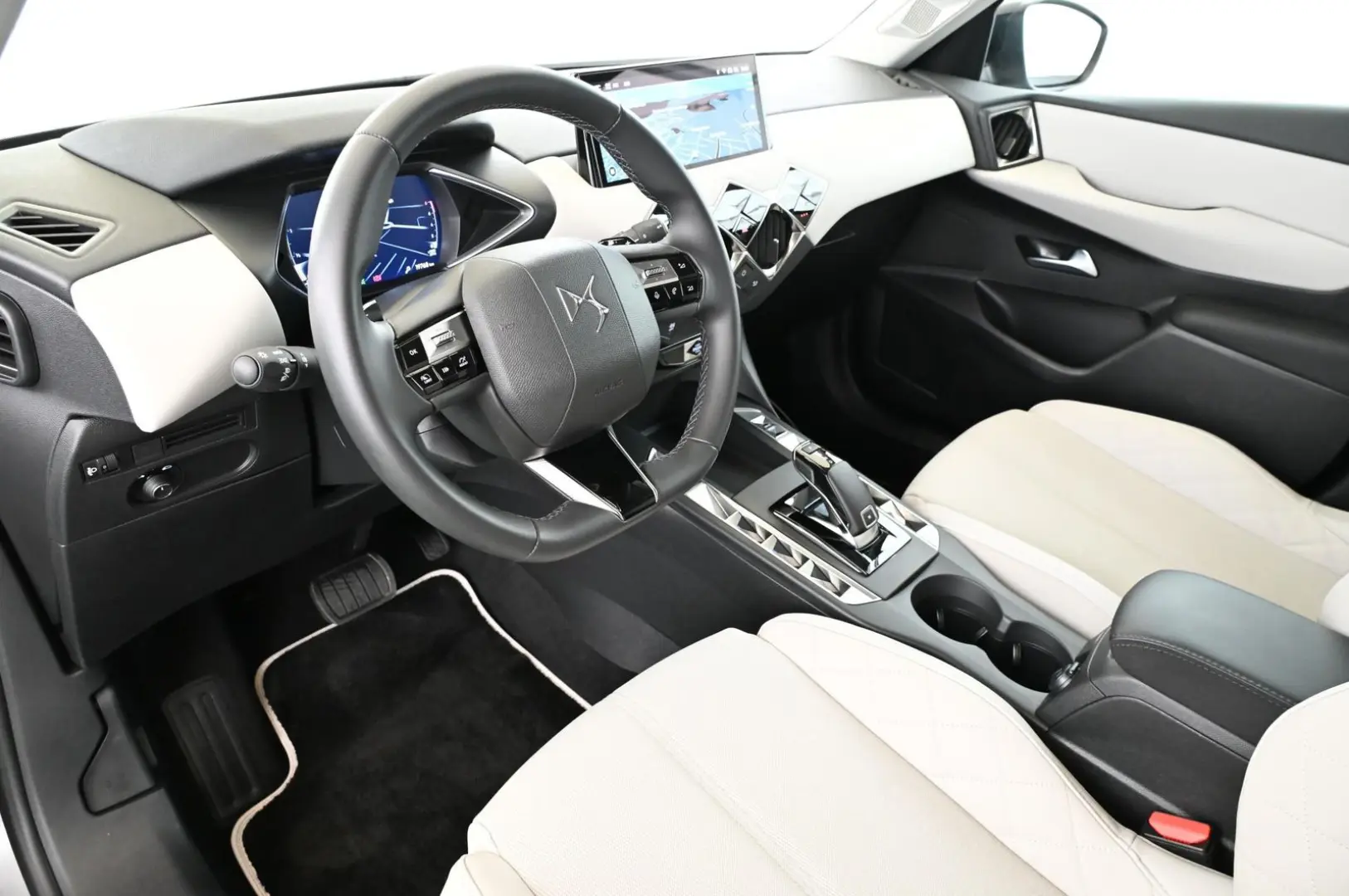DS3 1.2 PT EAT8 Esprit de Voyage NEW 38.000 EUR