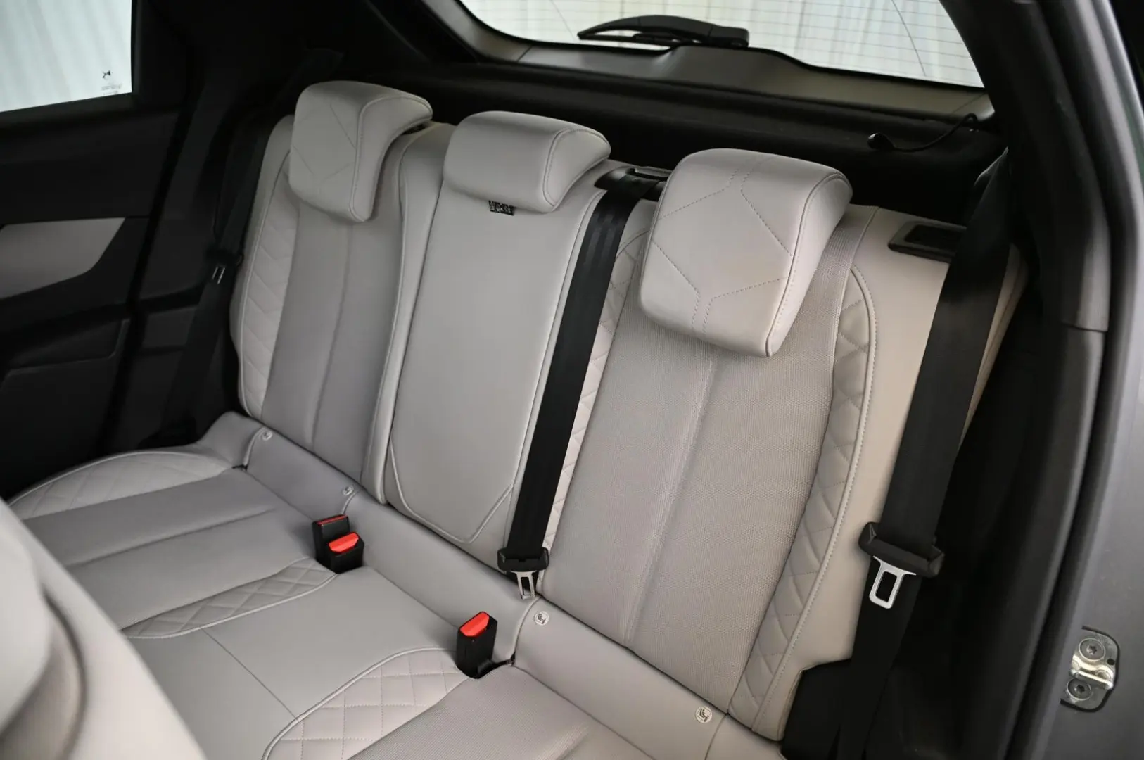 DS3 1.2 PT EAT8 Esprit de Voyage NEW 38.000 EUR