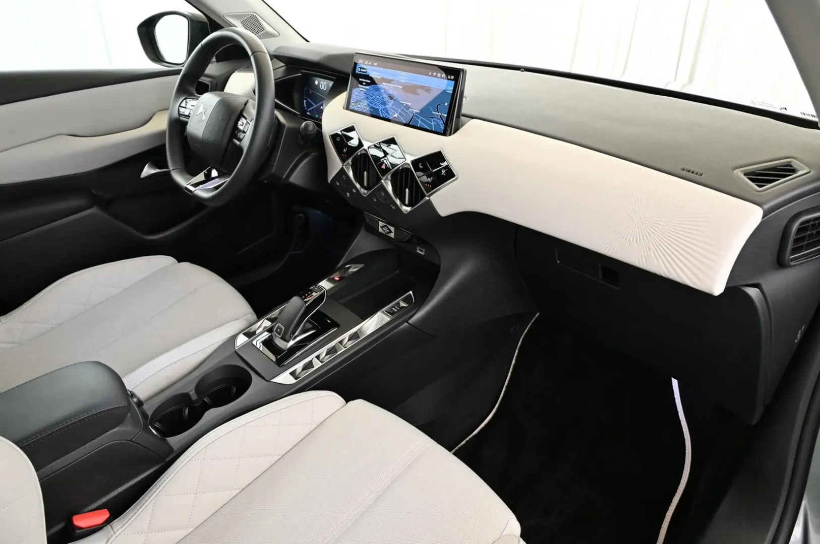 DS3 1.2 PT EAT8 Esprit de Voyage NEW 38.000 EUR