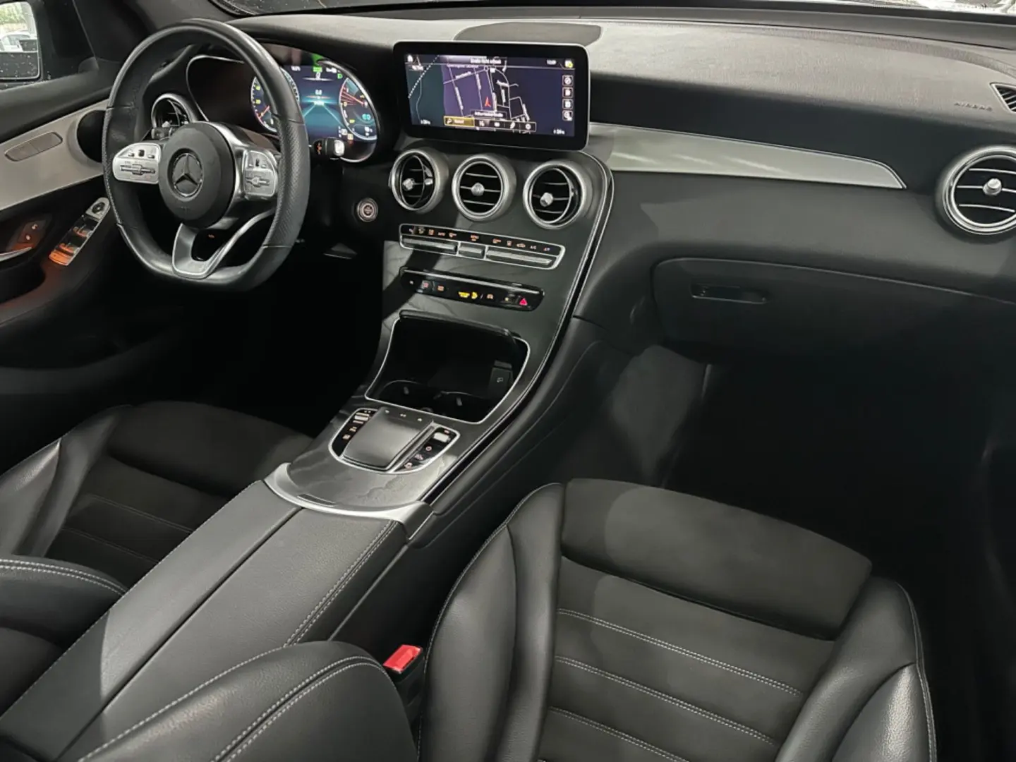 GLC 300 de 4Matic*AMG-LINE*PANO*KAMERA*NIGHT*LED