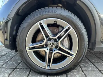 GLC 300de 4M AMG+AHK+MULTIB+PANO+KAM+TOTWINKEL