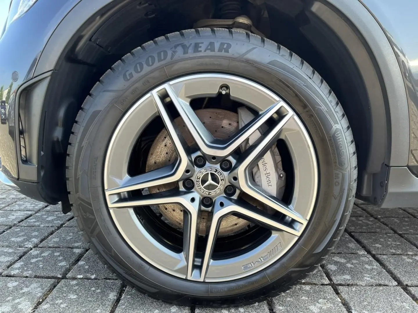 GLC 300de 4M AMG+AHK+MULTIB+PANO+KAM+TOTWINKEL