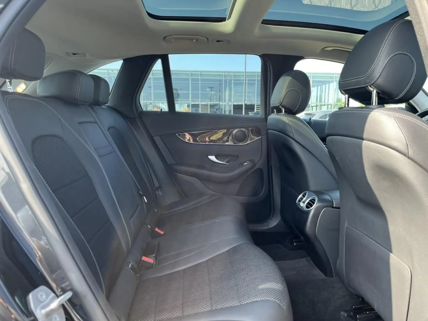 GLC 300de 4M AMG+AHK+MULTIB+PANO+KAM+TOTWINKEL