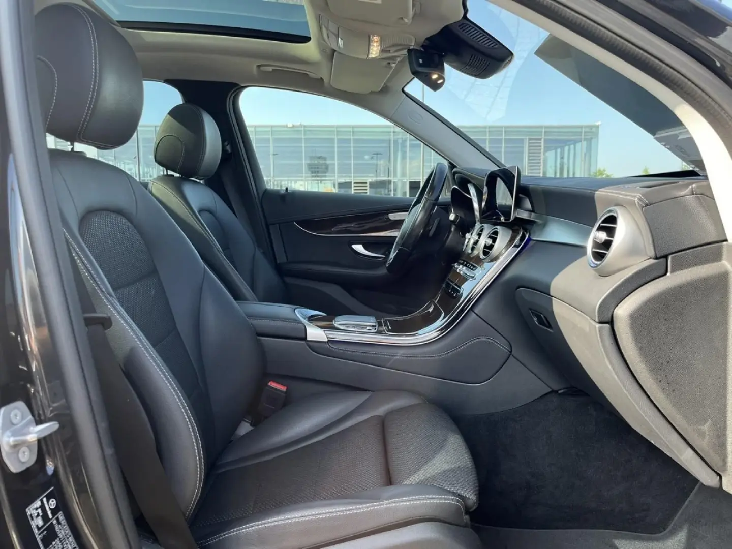 GLC 300de 4M AMG+AHK+MULTIB+PANO+KAM+TOTWINKEL