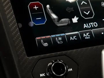 Urus Performante|FULL CARBON|AKRAPOVIC|B&O|VOLL