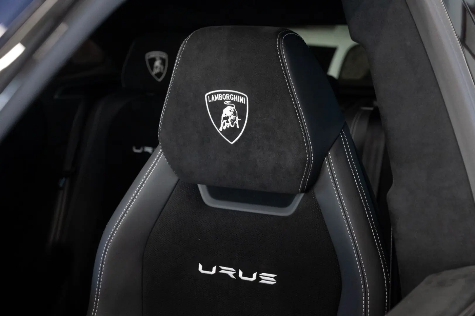 Urus Performante|FULL CARBON|AKRAPOVIC|B&O|VOLL