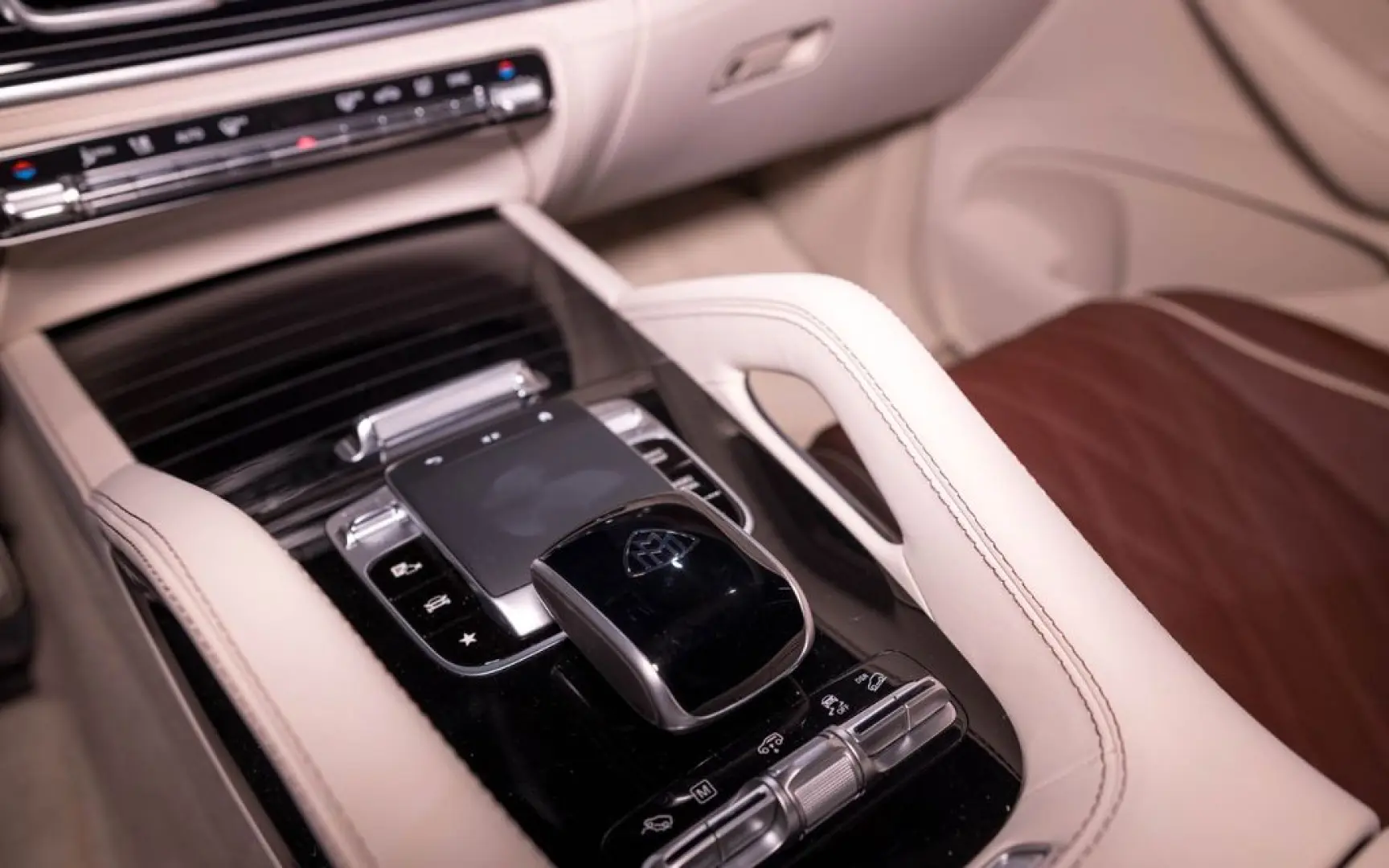 Mercedes-Benz MAYBACH GLS 600 | E-ACTIVE-BODY | PROD.2025