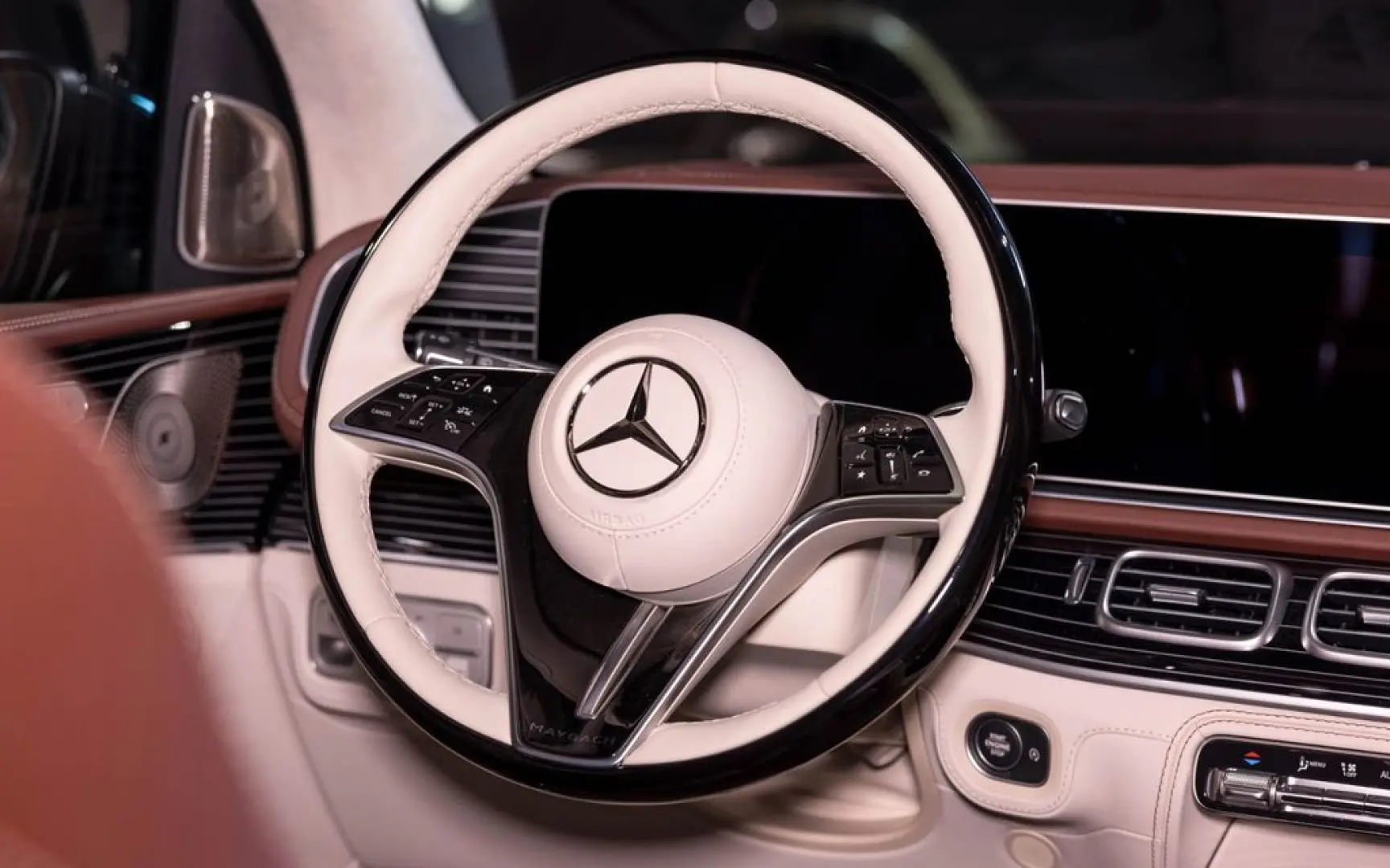 Mercedes-Benz MAYBACH GLS 600 | E-ACTIVE-BODY | PROD.2025