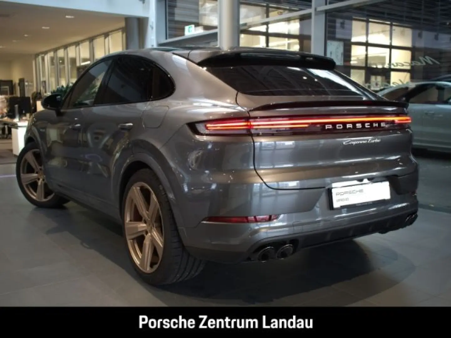 Cayenne Turbo E-Hybrid Coupe Burmester Head-Up