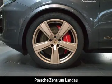 Cayenne Turbo E-Hybrid Coupe Burmester Head-Up