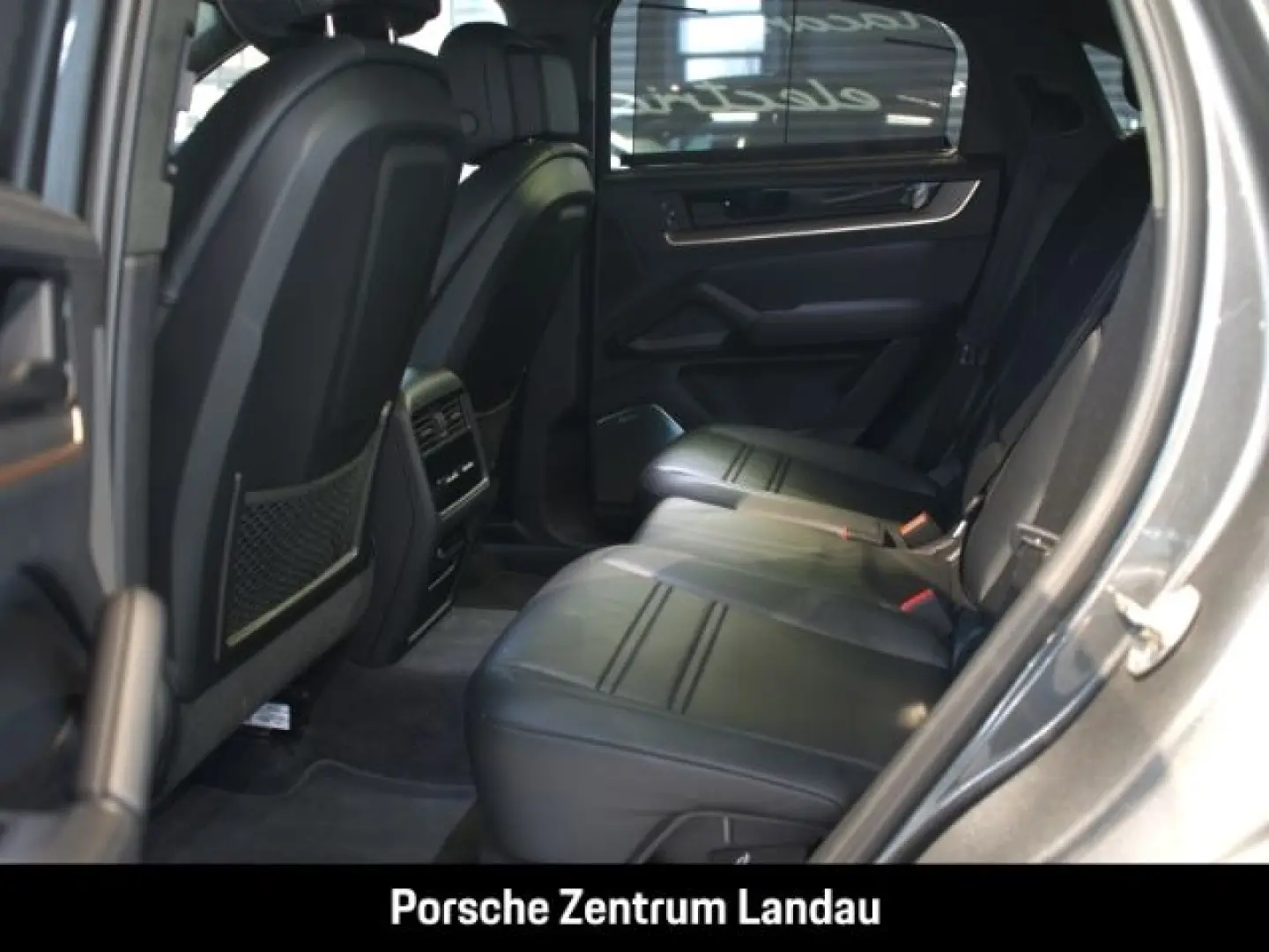 Cayenne Turbo E-Hybrid Coupe Burmester Head-Up