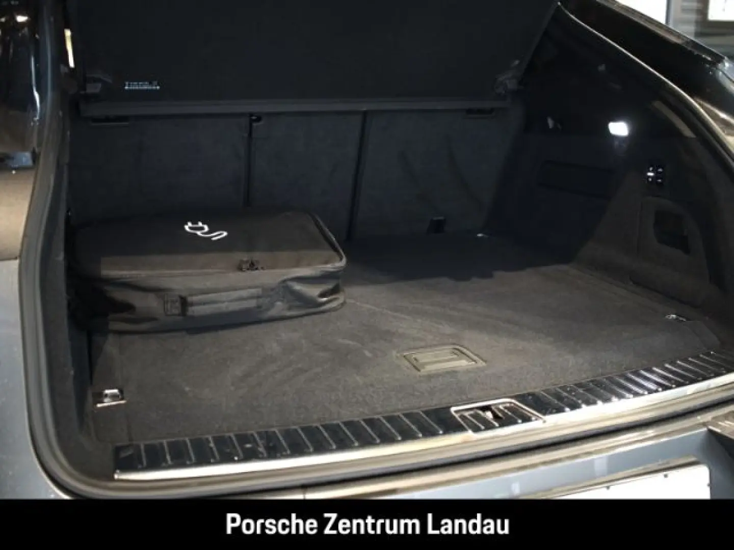 Cayenne Turbo E-Hybrid Coupe Burmester Head-Up