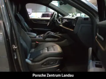 Cayenne Turbo E-Hybrid Coupe Burmester Head-Up