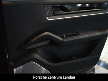 Cayenne Turbo E-Hybrid Coupe Burmester Head-Up
