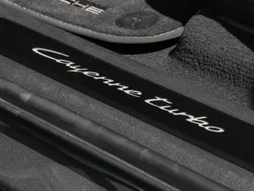 Cayenne Turbo E-Hybrid Burmester LED-Matrix