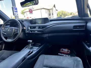 Lexus UX 2.0 Hibrid 2020