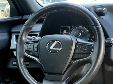 Lexus UX 2.0 Hibrid 2020