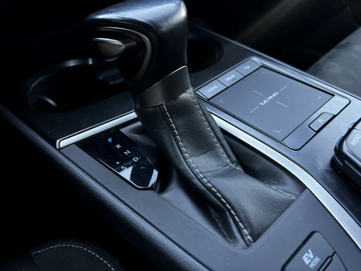 Lexus UX 2.0 Hibrid 2020