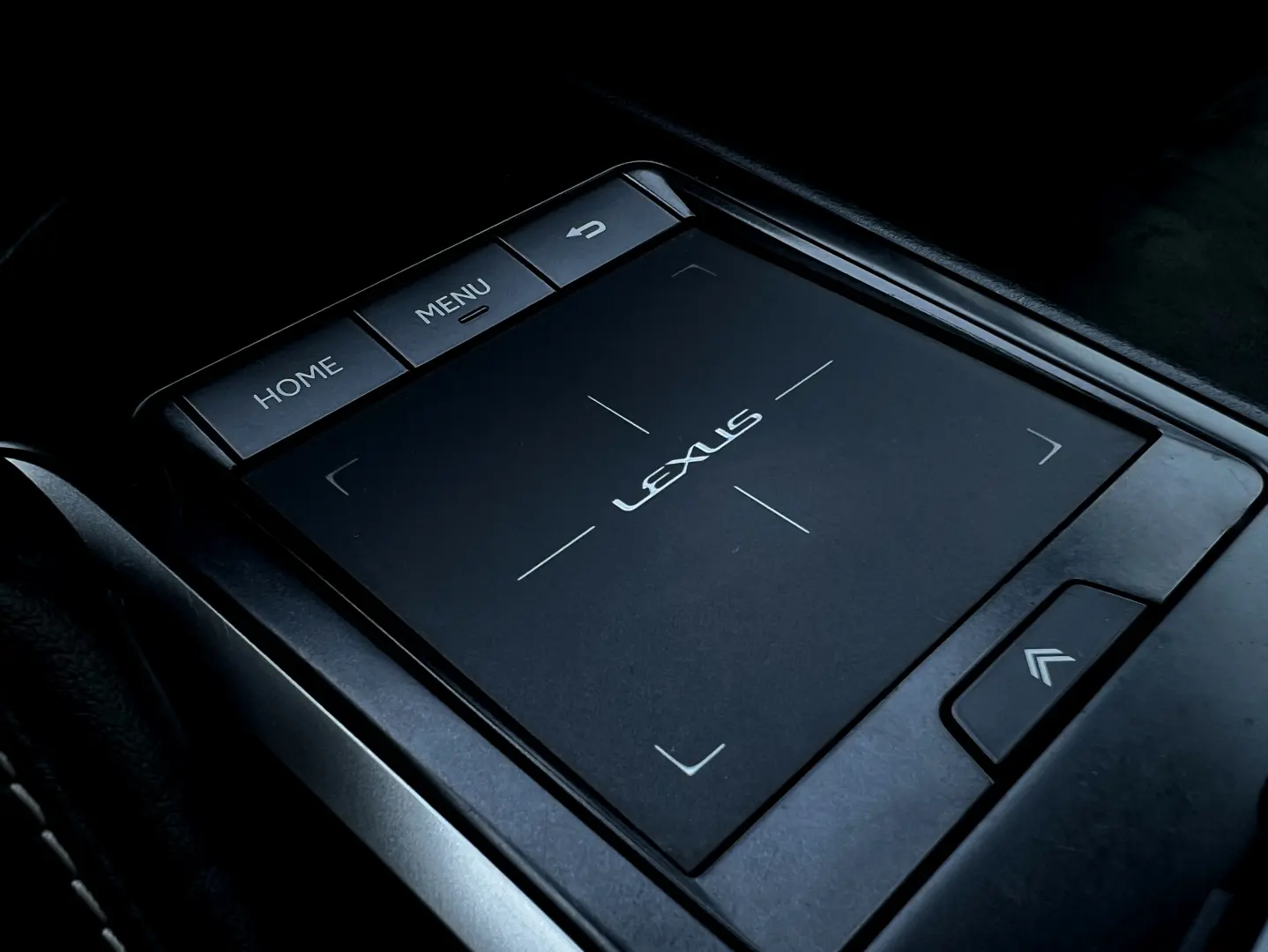 Lexus UX 2.0 Hibrid 2020