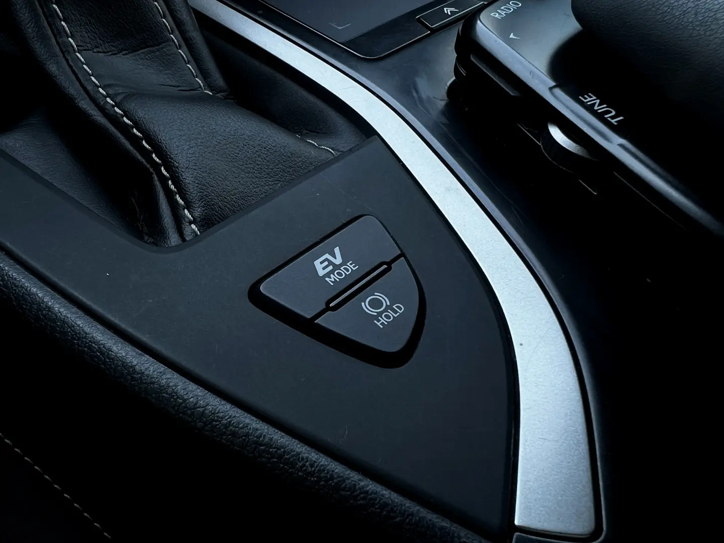 Lexus UX 2.0 Hibrid 2020