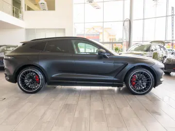 Aston Martin DBX 4.0 V8 Automatic 4x4 - Black