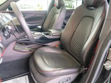 Aston Martin DBX 4.0 V8 Automatic 4x4 - Black