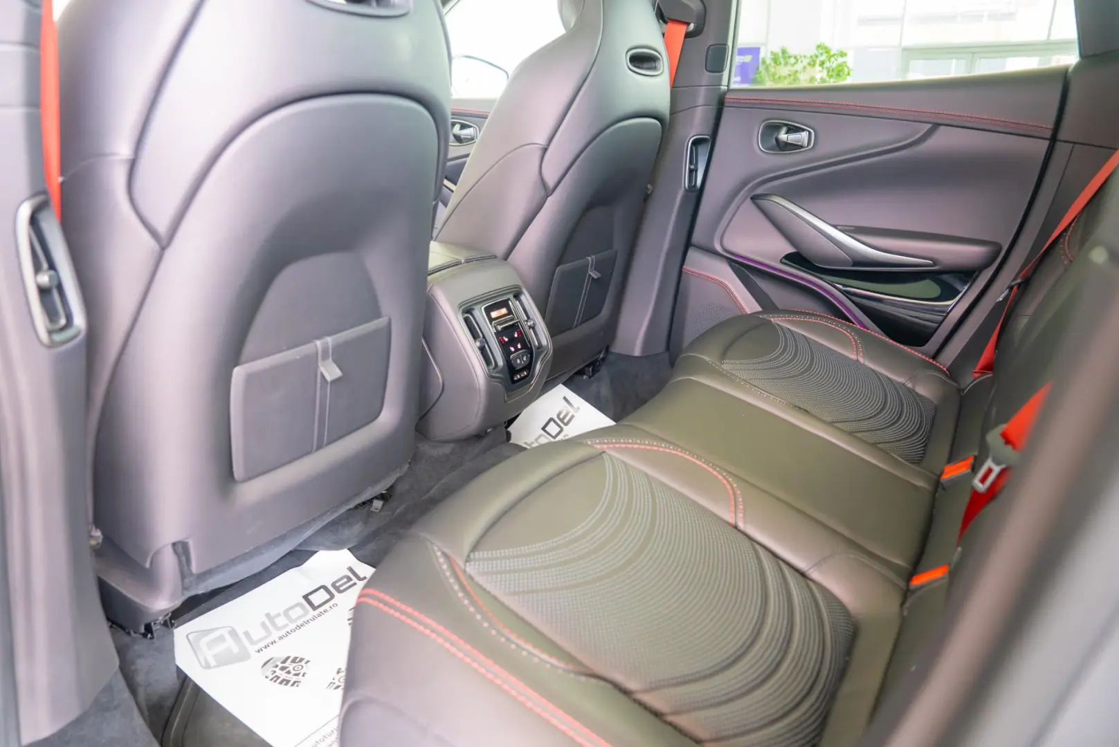 Aston Martin DBX 4.0 V8 Automatic 4x4 - Black