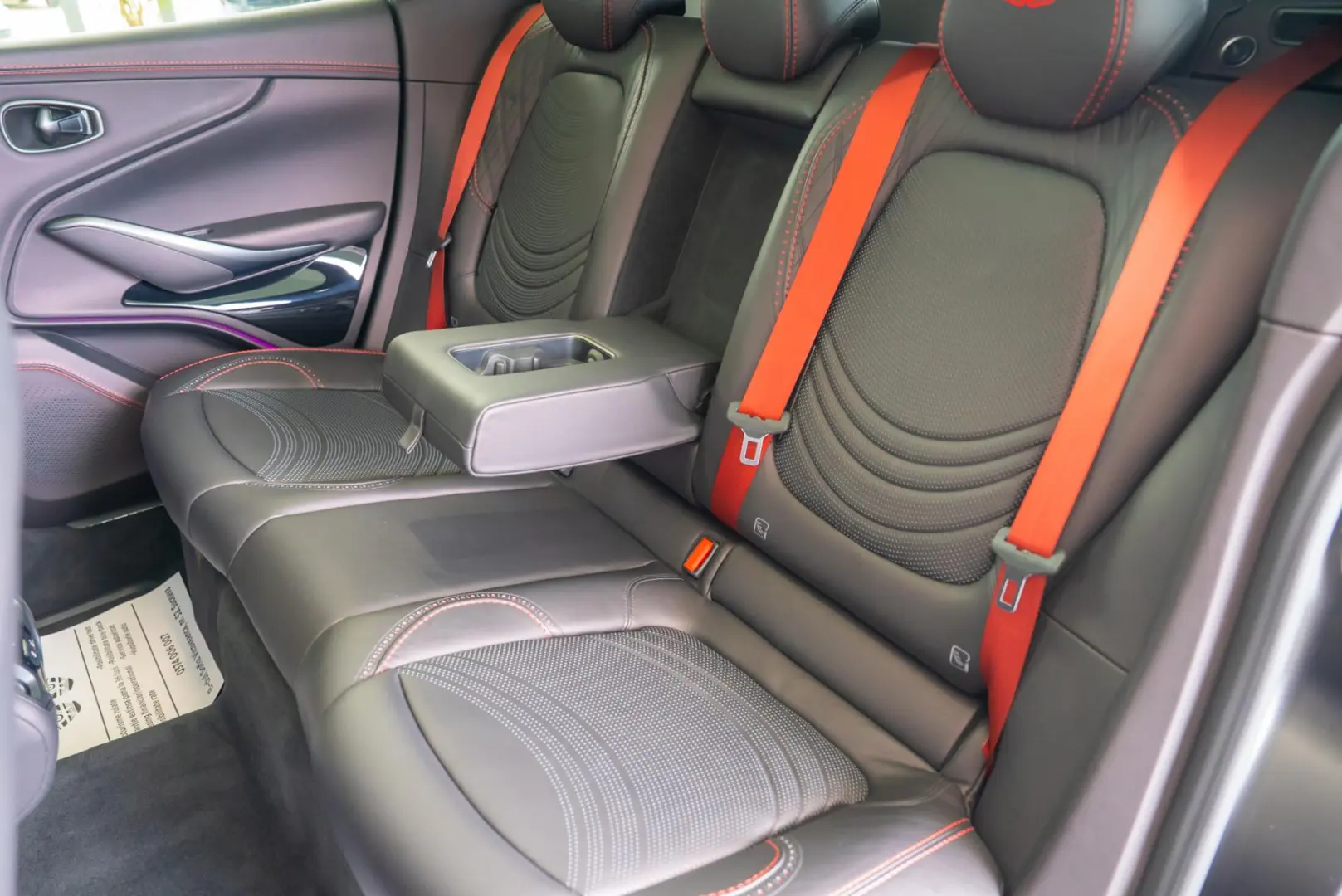Aston Martin DBX 4.0 V8 Automatic 4x4 - Black