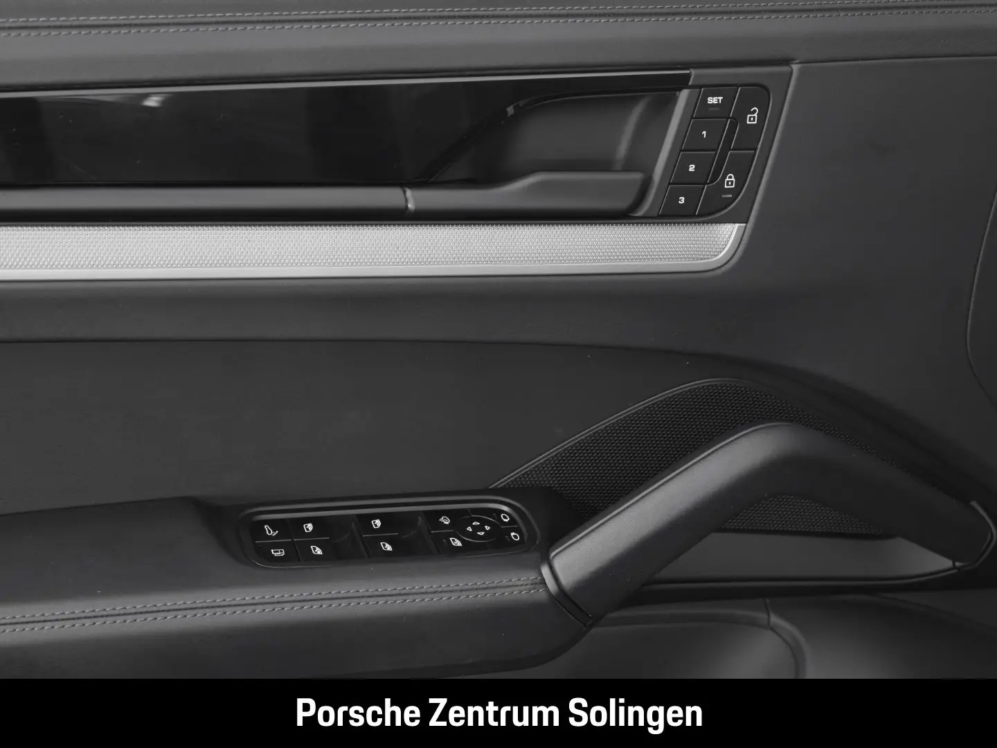 Cayenne E-Hybrid Coupe BOSE HD Matrix 21'' AHK