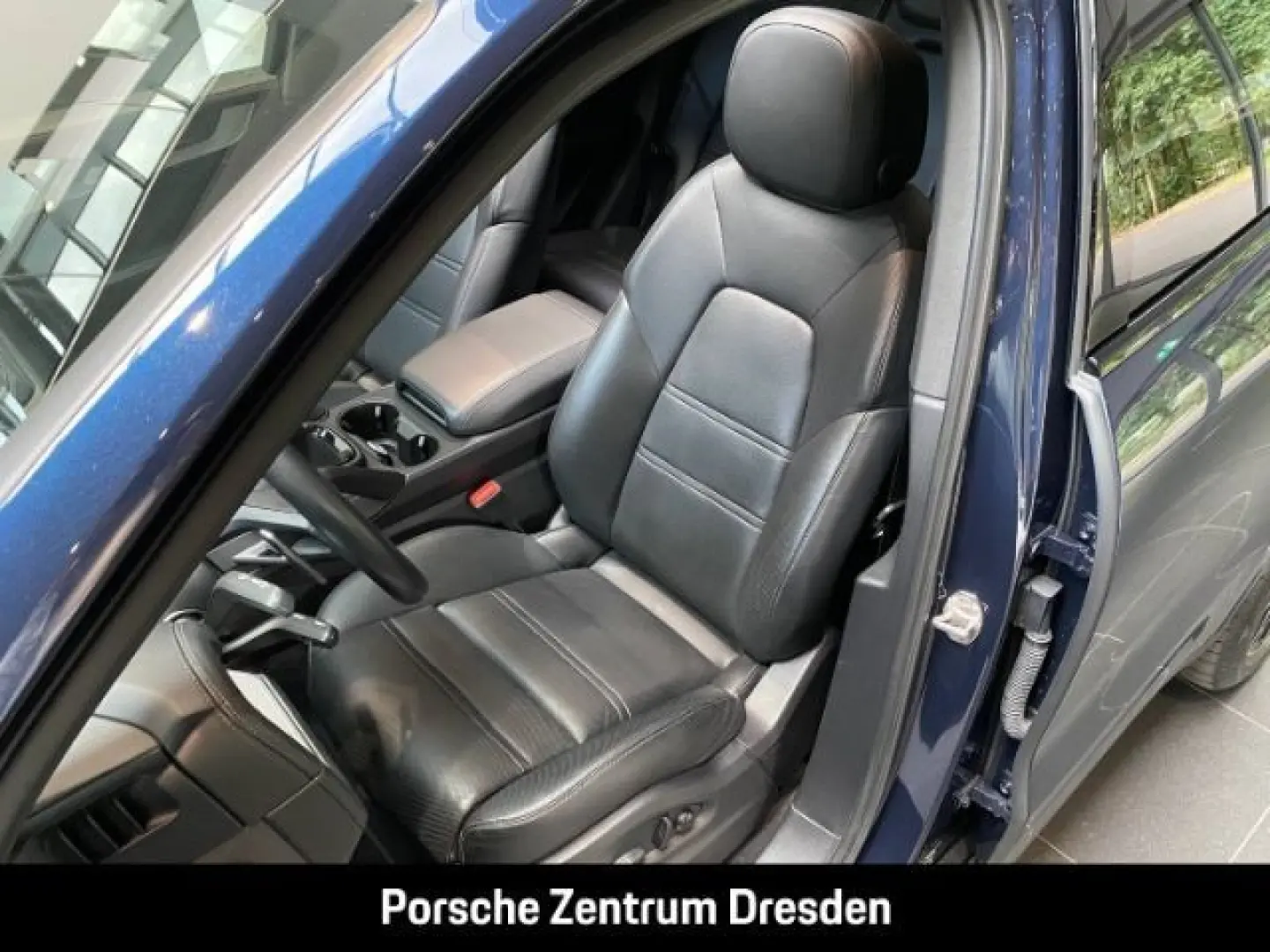 Cayenne E-Hybrid Pano*AHK* SH v+h*Massage*Inno*L